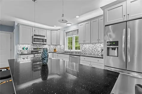 10 Corys Lane Cumberland RI 02864