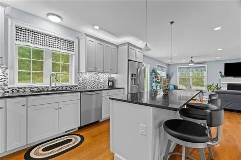 10 Corys Lane Cumberland RI 02864