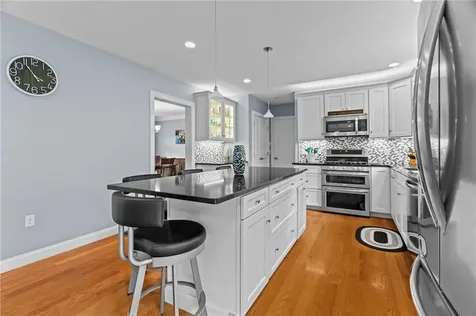 10 Corys Lane Cumberland RI 02864