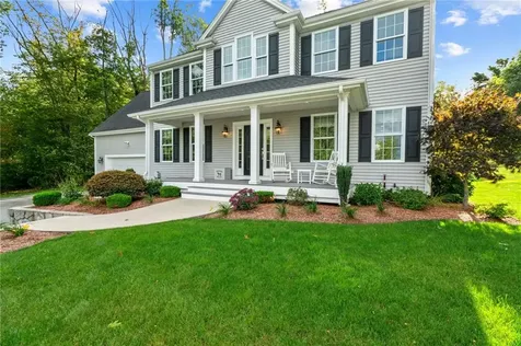 10 Corys Lane Cumberland RI 02864