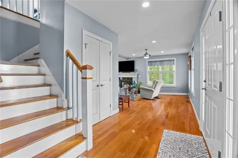 10 Corys Lane Cumberland RI 02864