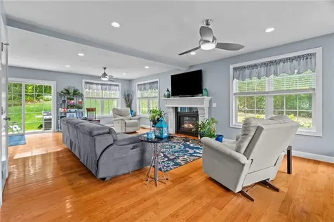 10 Corys Lane Cumberland RI 02864