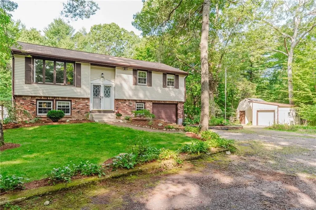 221 Provident Place Coventry RI 02816