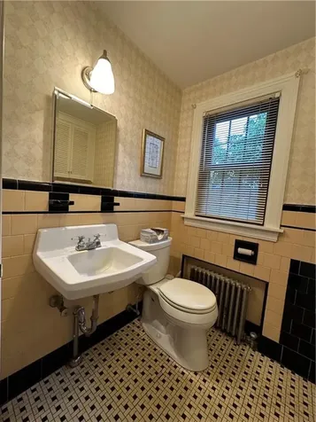 24 Alexander Mcgregor Road Pawtucket RI 02861