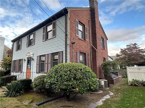 24 Alexander Mcgregor Road Pawtucket RI 02861