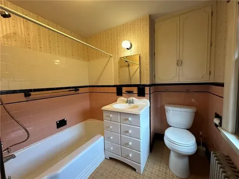 24 Alexander Mcgregor Road Pawtucket RI 02861