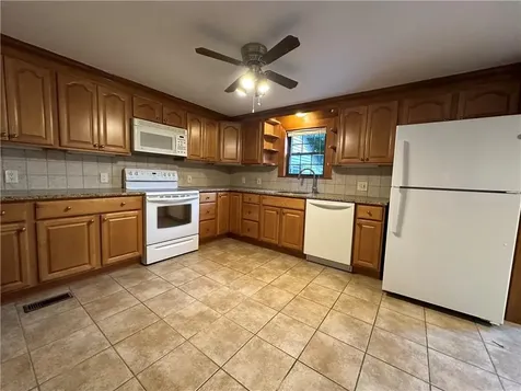 24 Alexander Mcgregor Road Pawtucket RI 02861