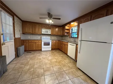 24 Alexander Mcgregor Road Pawtucket RI 02861