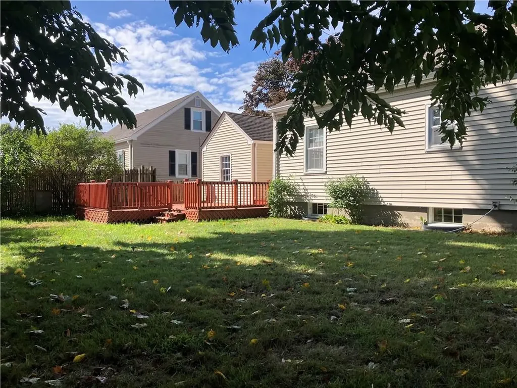 78 Edgemere Road Pawtucket RI 02861