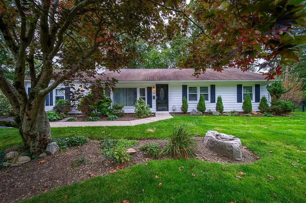 24 Darling Street Warwick RI 02886