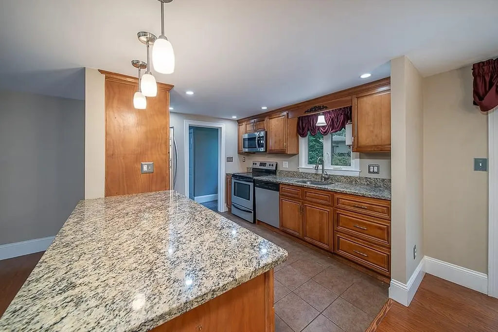 24 Darling Street Warwick RI 02886