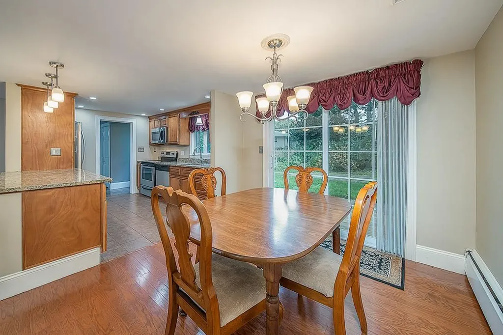 24 Darling Street Warwick RI 02886