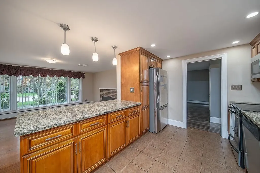 24 Darling Street Warwick RI 02886