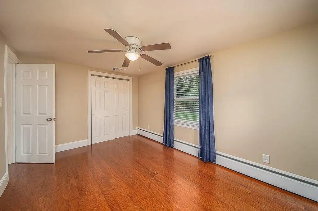 24 Darling Street Warwick RI 02886