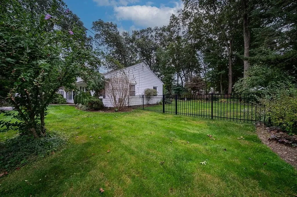 24 Darling Street Warwick RI 02886