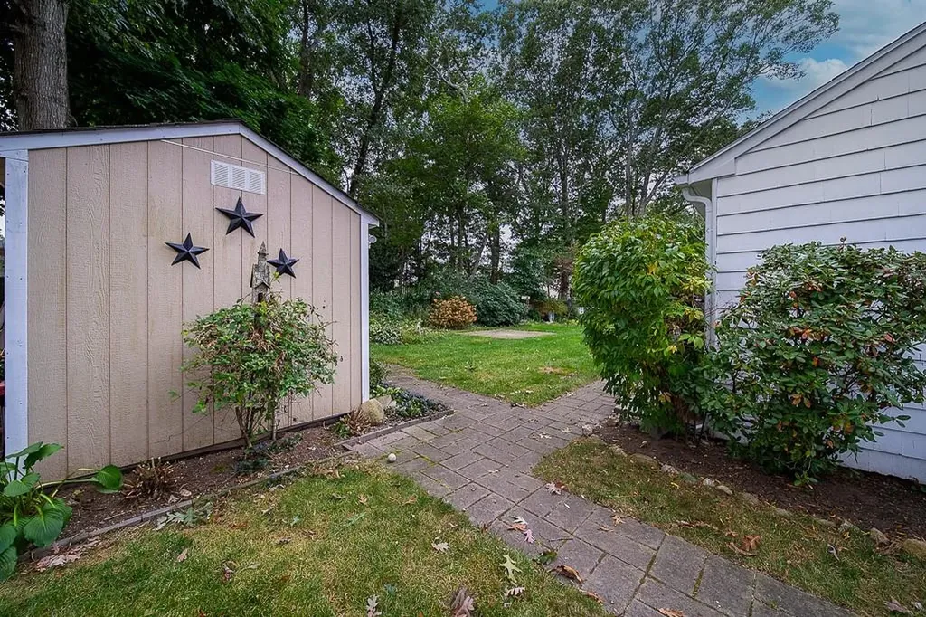 24 Darling Street Warwick RI 02886