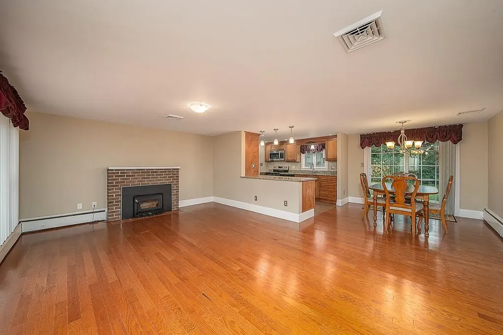 24 Darling Street Warwick RI 02886