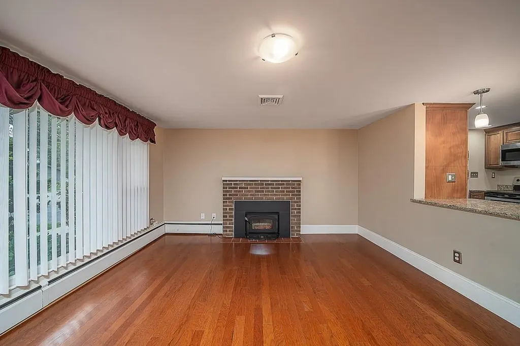 24 Darling Street Warwick RI 02886