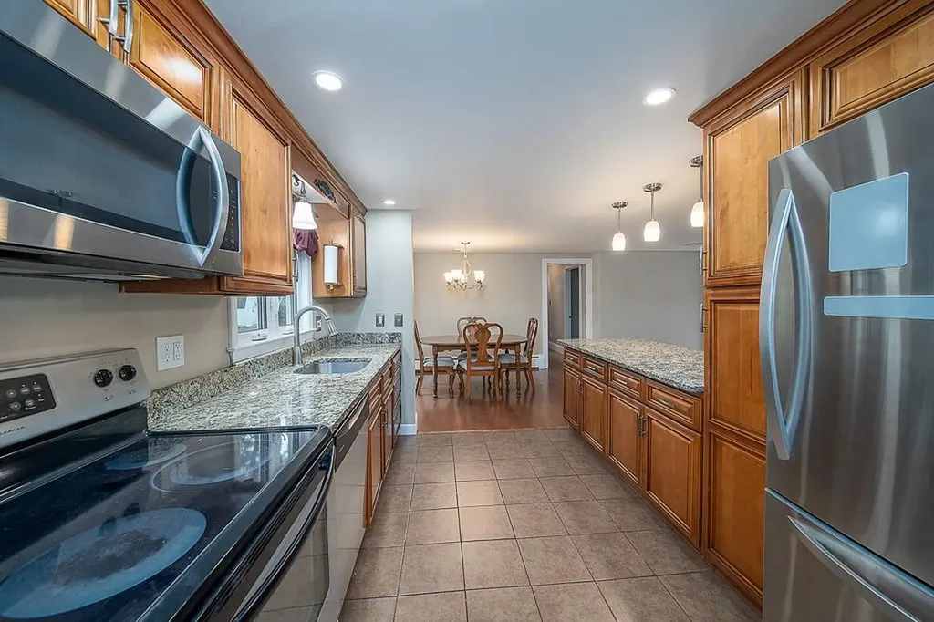 24 Darling Street Warwick RI 02886