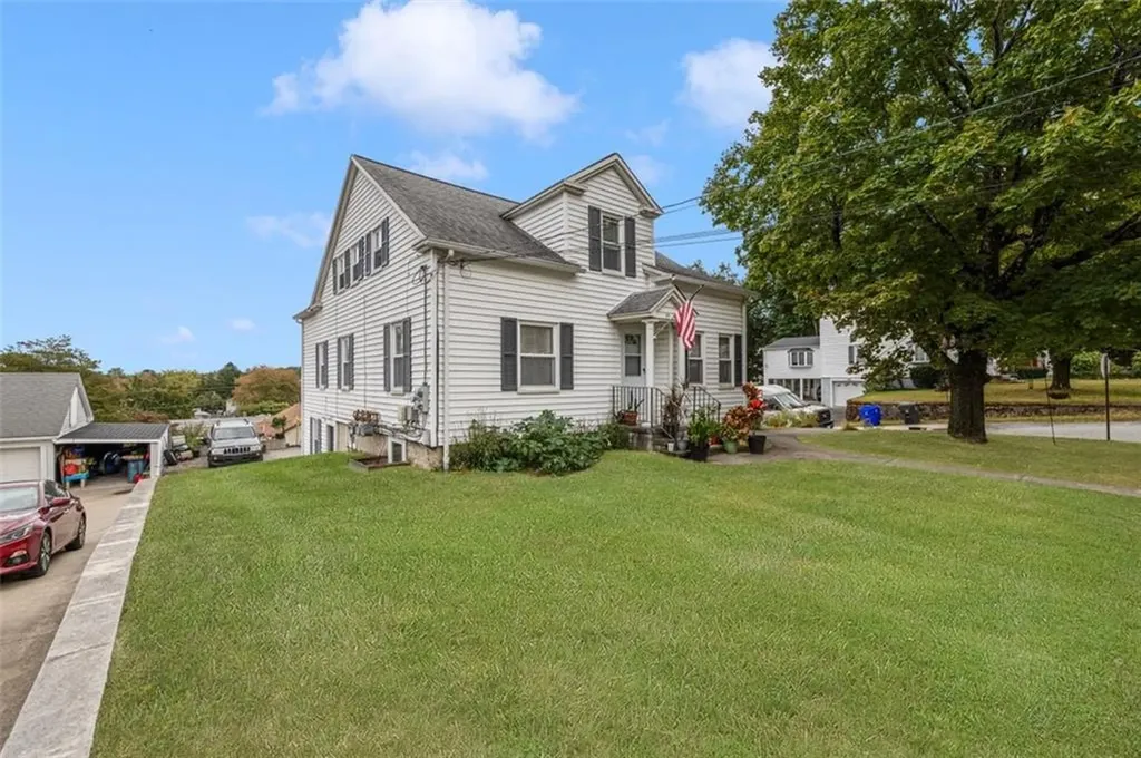 32 Pawtuxet Terrace West Warwick RI 02893