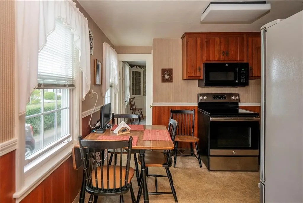 8 Stockton Drive Middletown RI 02842