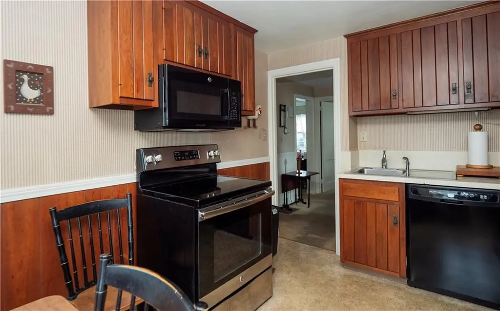 8 Stockton Drive Middletown RI 02842