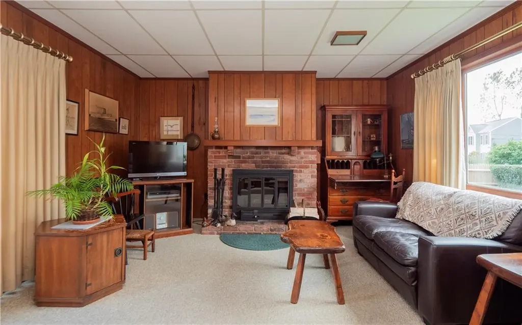 8 Stockton Drive Middletown RI 02842