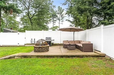 86 First Road Glocester RI 02814