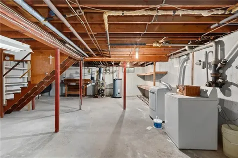 16 Gilbert Court Cumberland RI 02864