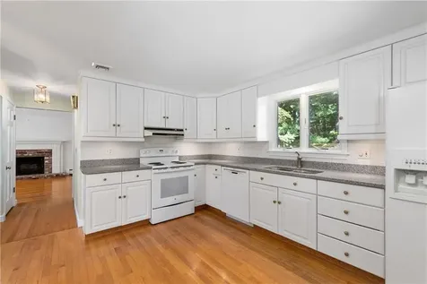 16 Gilbert Court Cumberland RI 02864