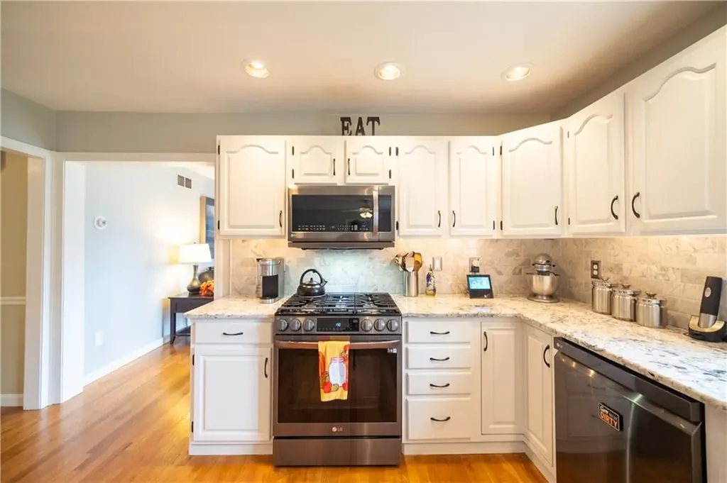 65 Mollie Drive Cranston RI 02921