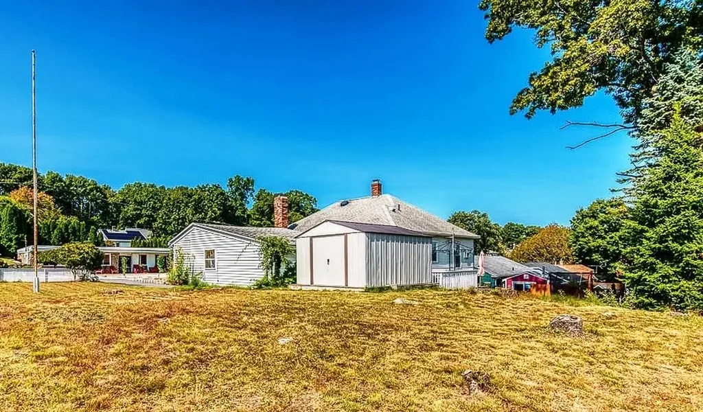 184 Fairfield Avenue Woonsocket RI 02895