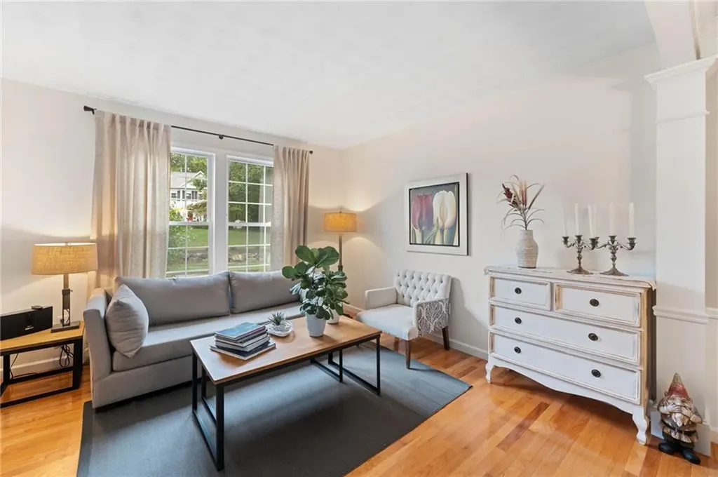 305 Castle Rocks Road Warwick RI 02886