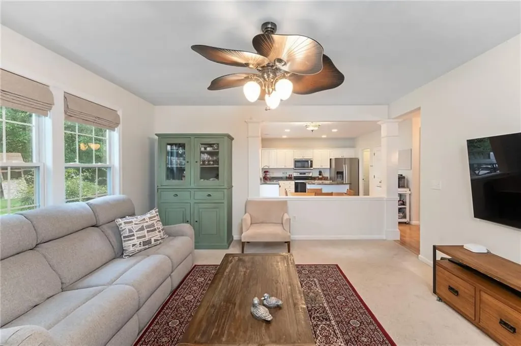 305 Castle Rocks Road Warwick RI 02886