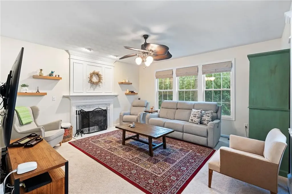 305 Castle Rocks Road Warwick RI 02886