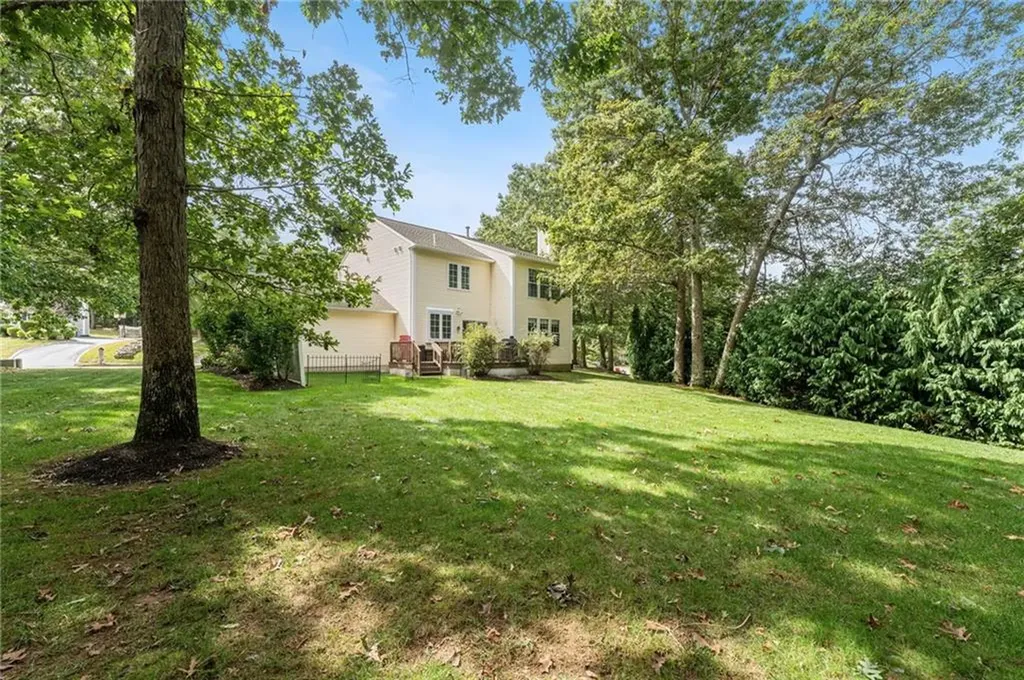 305 Castle Rocks Road Warwick RI 02886