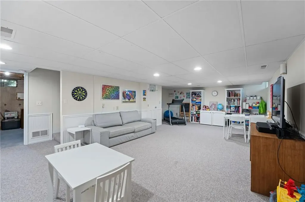 305 Castle Rocks Road Warwick RI 02886