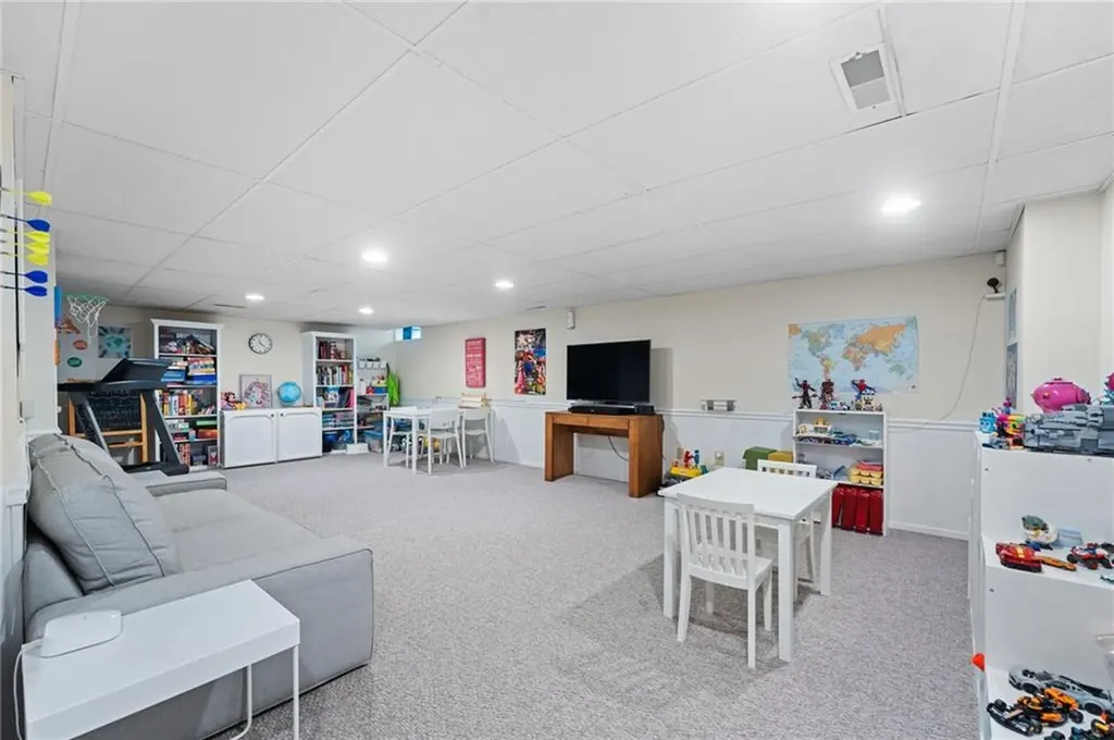 305 Castle Rocks Road Warwick RI 02886