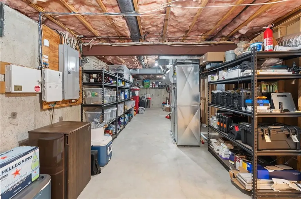 305 Castle Rocks Road Warwick RI 02886