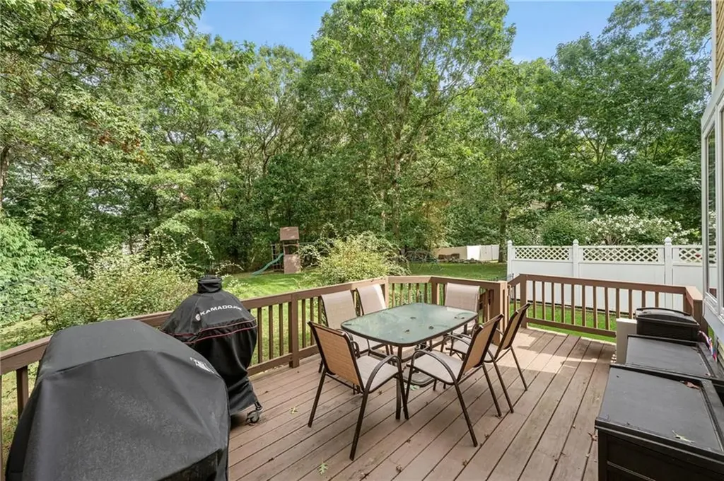 305 Castle Rocks Road Warwick RI 02886