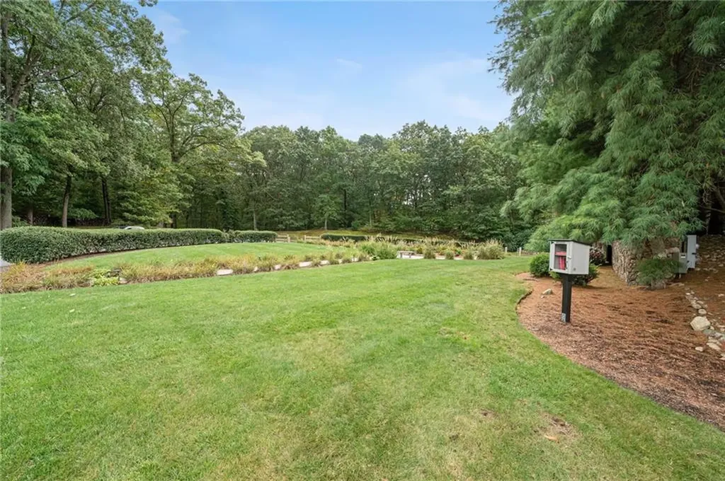 305 Castle Rocks Road Warwick RI 02886