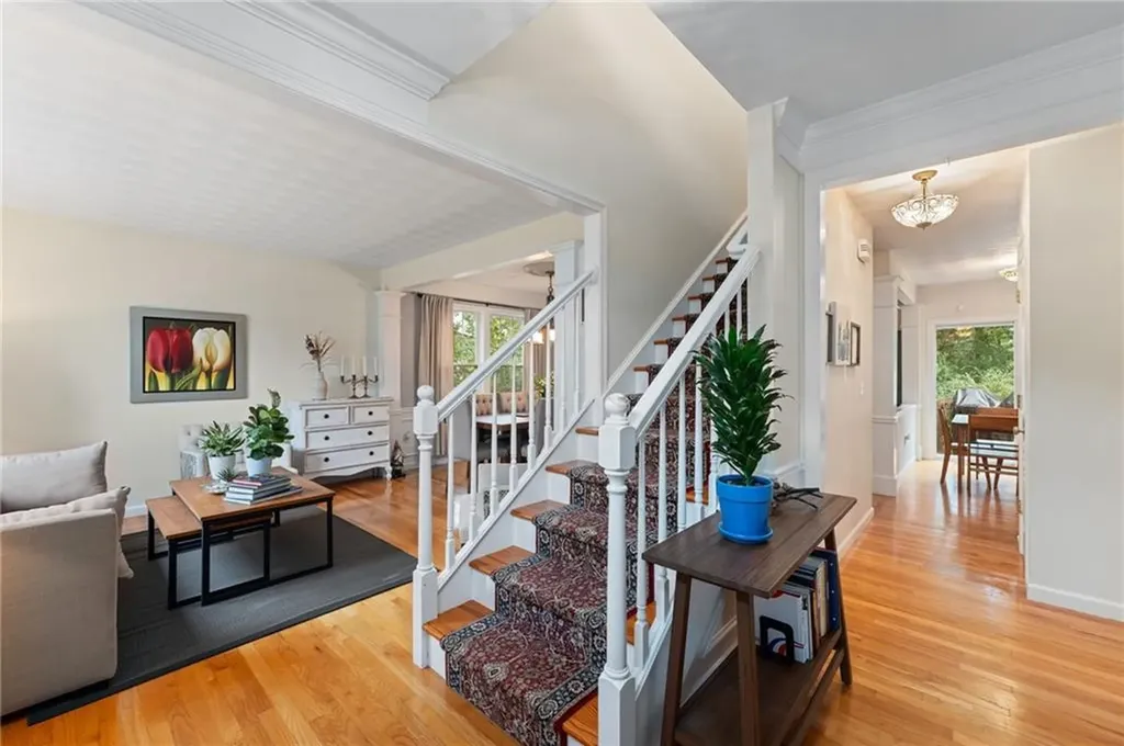 305 Castle Rocks Road Warwick RI 02886