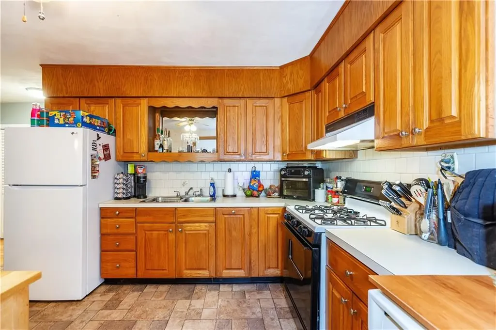 293 Adams Street Warwick RI 02888