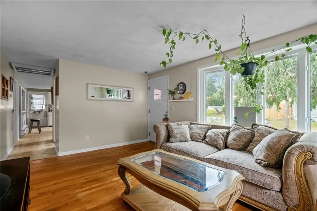 180 Hollis Avenue Warwick RI 02889