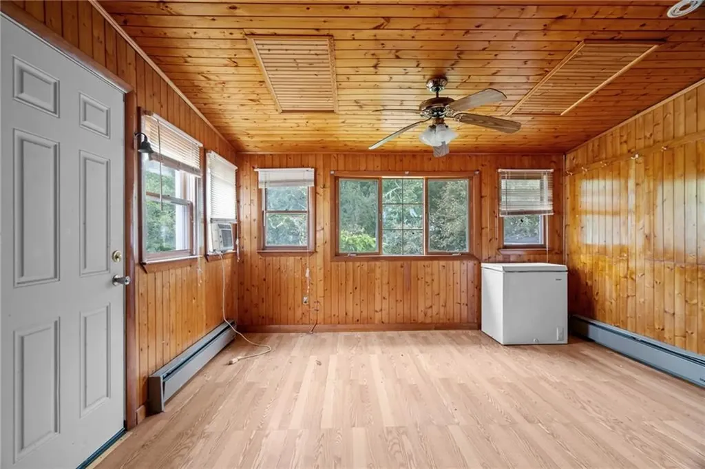 180 Hollis Avenue Warwick RI 02889