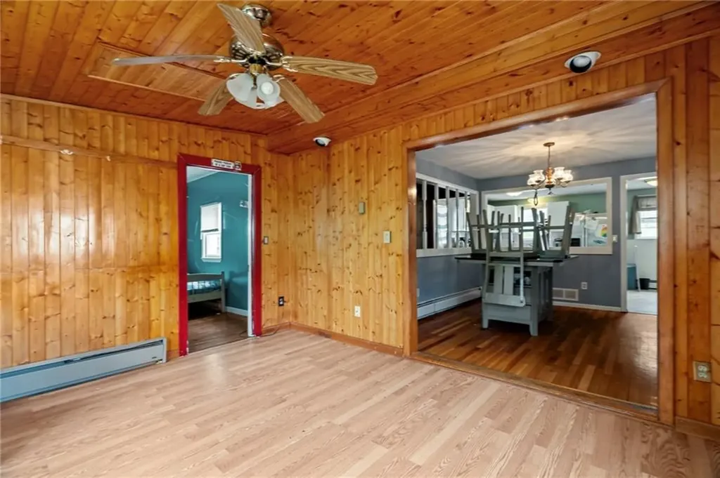 180 Hollis Avenue Warwick RI 02889