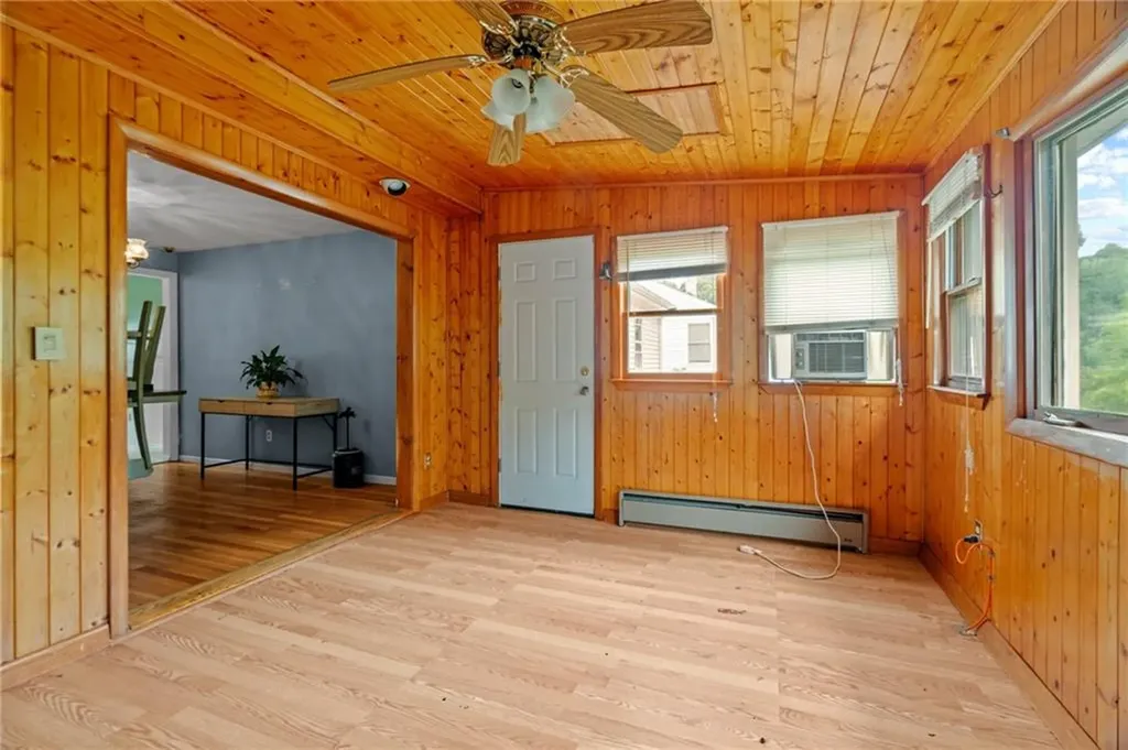 180 Hollis Avenue Warwick RI 02889