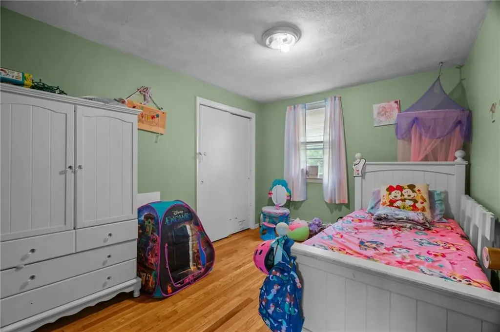 180 Hollis Avenue Warwick RI 02889