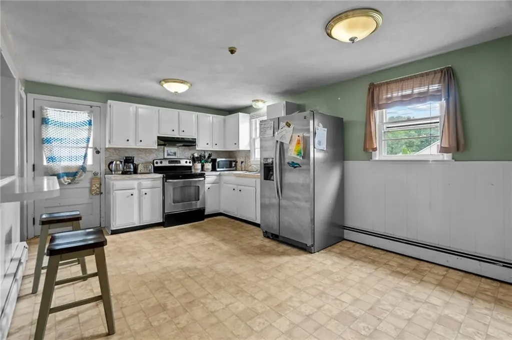 180 Hollis Avenue Warwick RI 02889