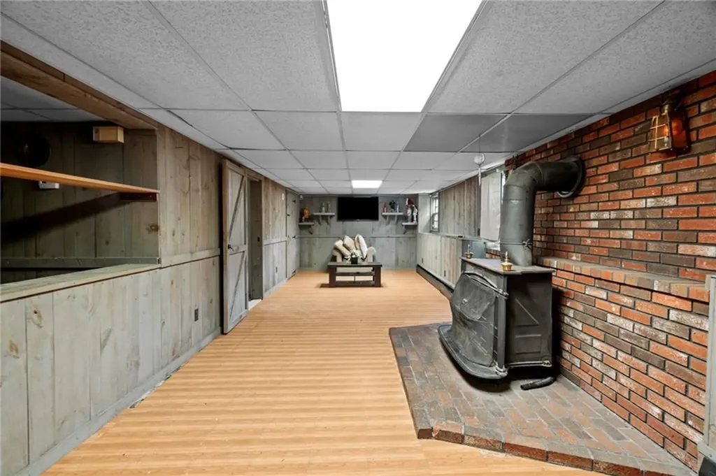 180 Hollis Avenue Warwick RI 02889